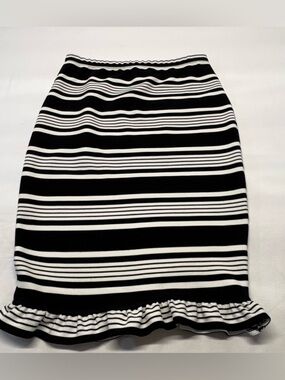 Max Studio Black & White Striped Mermaid Pencil Skirt – Ruffle Hem – Size Small